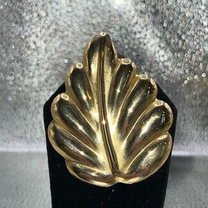 Vintage Chunky Oversized Leaf Scarf Clip Textured Gold Tone Metal Estate Find